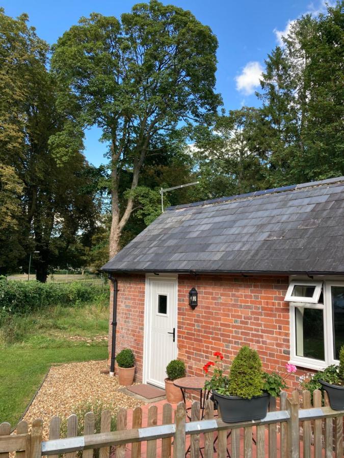 Hunters Moon B&B Tidworth Buitenkant foto