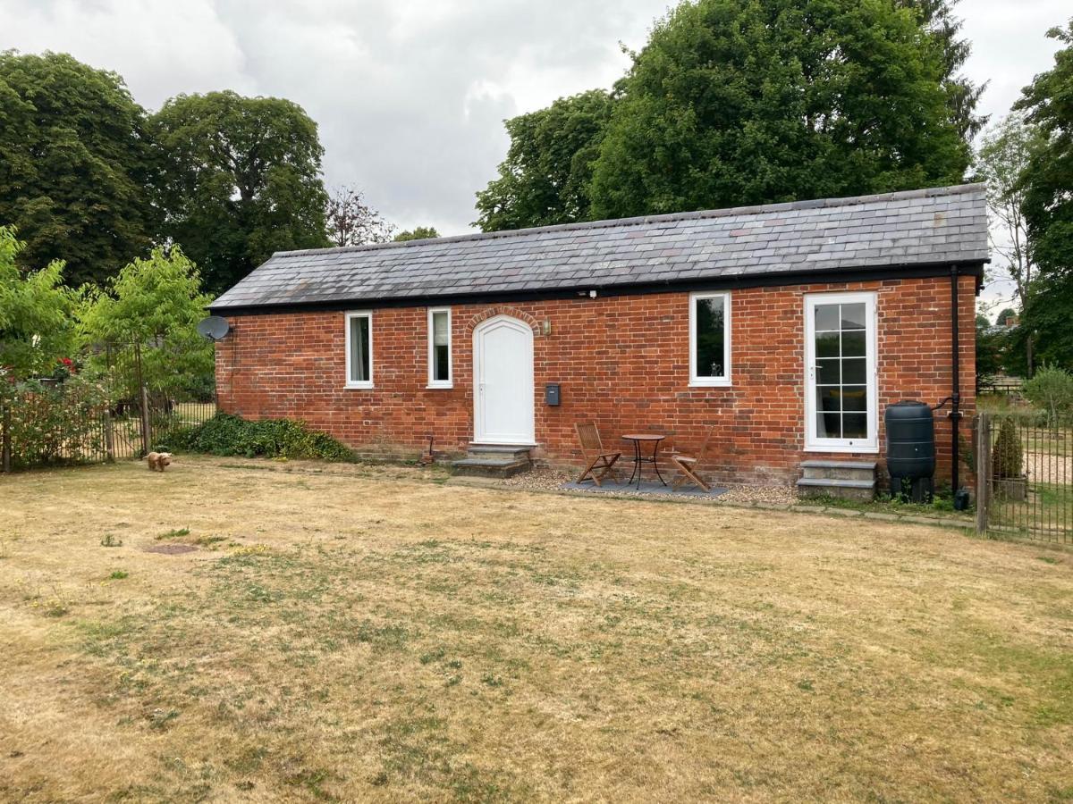 Hunters Moon B&B Tidworth Buitenkant foto